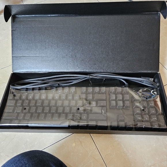 Logitech G512 SE mechanical gaming keyboard - Picture 4 of 5